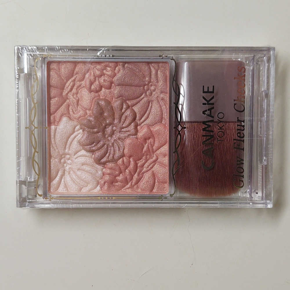 Canmake glow fleur cheeks